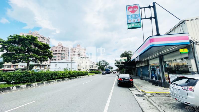 黃金海岸居家挑高溫馨四房房屋室內格局與周邊環境