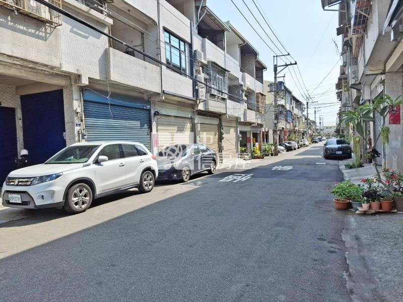 大里成功漂亮透天房屋室內格局與周邊環境