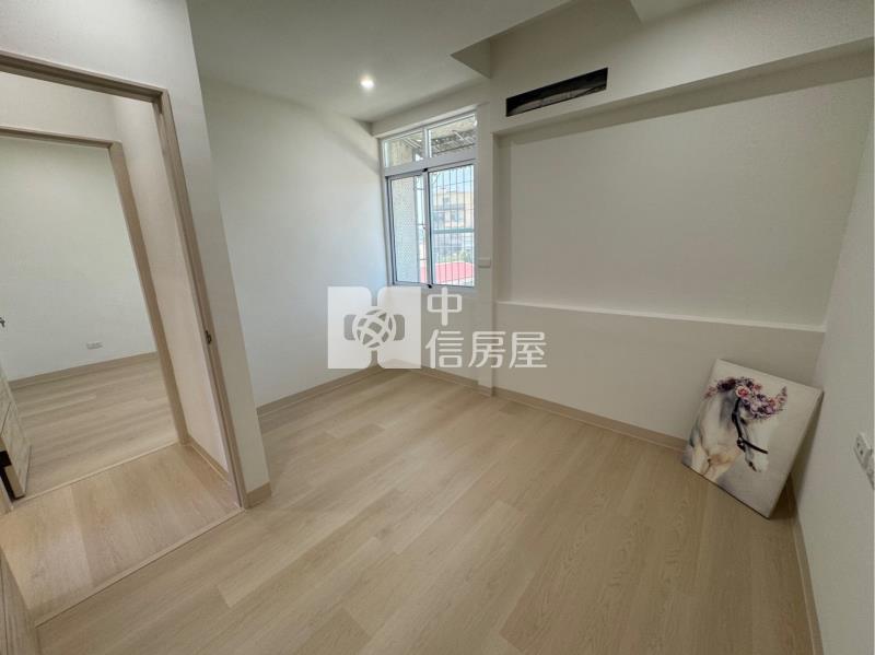 小港近捷運翻新美三房A房屋室內格局與周邊環境