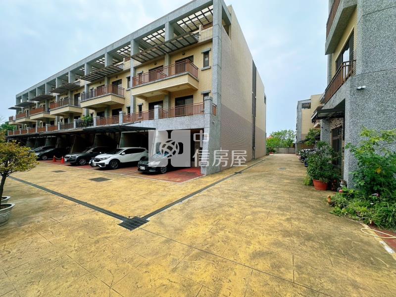 群硯典藏前院停車美別墅房屋室內格局與周邊環境