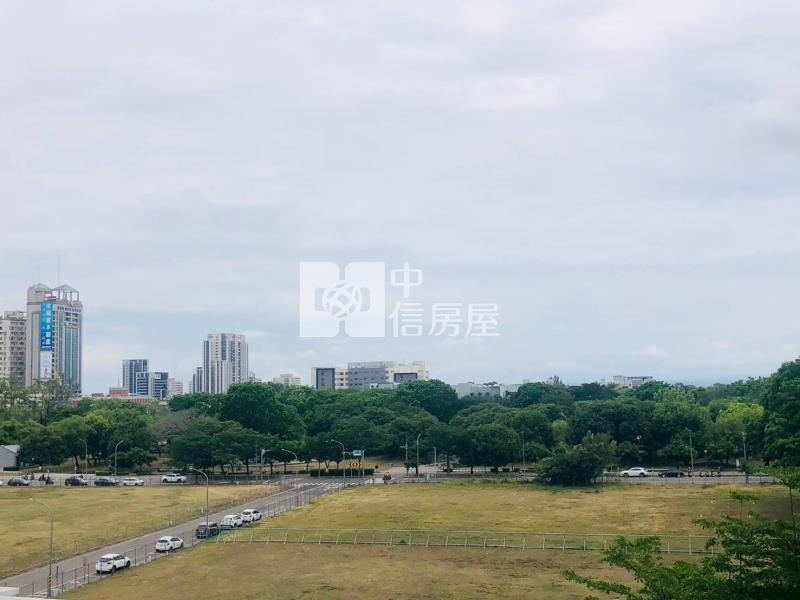 東區夢時代空中別墅絕品五房車寓房屋室內格局與周邊環境