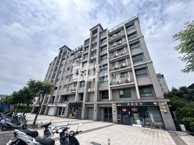 龜山A8忠義路長庚特區收租店面+雙車位房屋室內格局與周邊環境