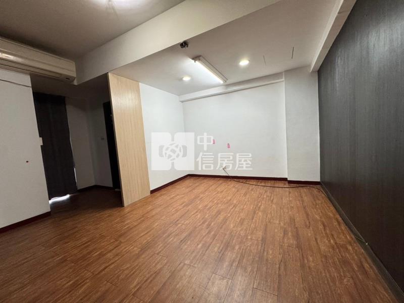 龜山A8忠義路長庚特區收租店面+雙車位房屋室內格局與周邊環境
