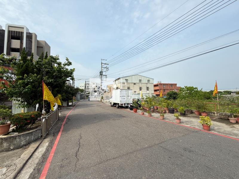 西屯中科安林路大面寬農地（專任）房屋室內格局與周邊環境