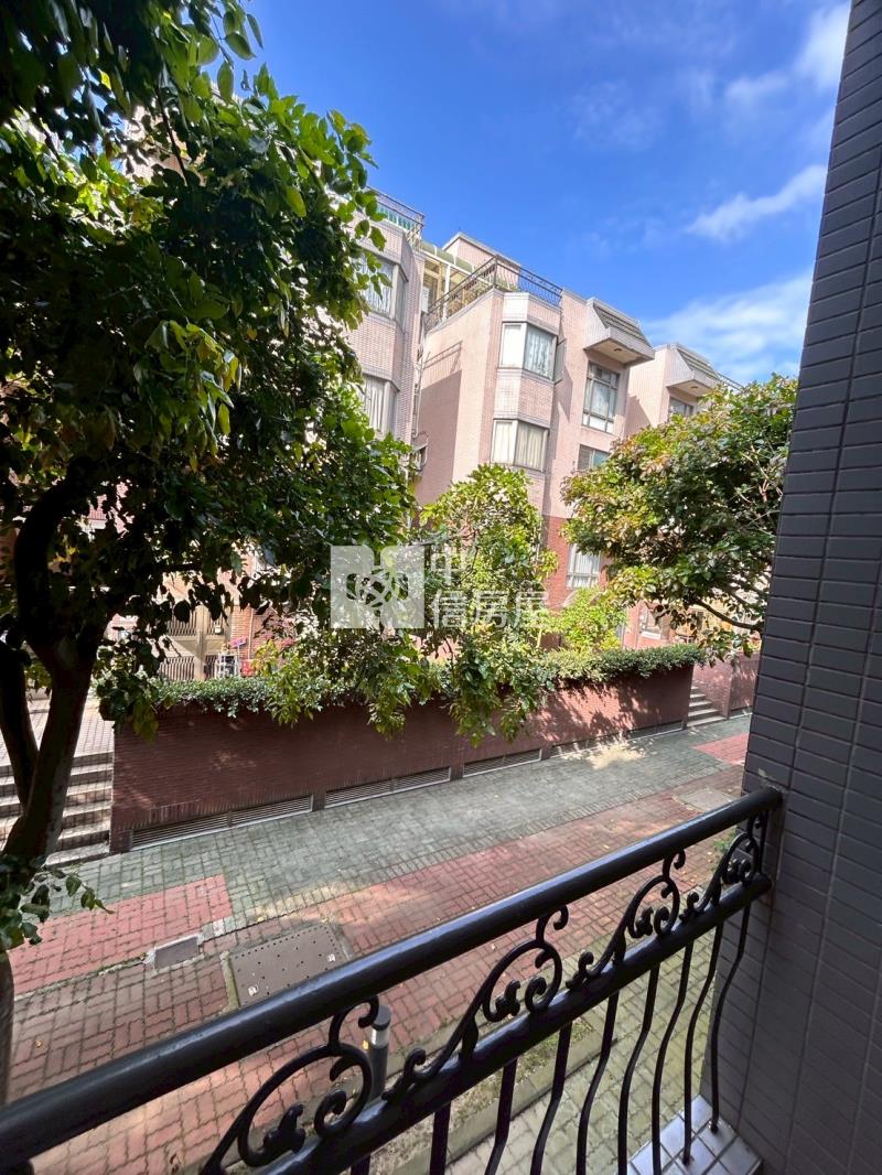 楊梅愛買商圈美透天房屋室內格局與周邊環境