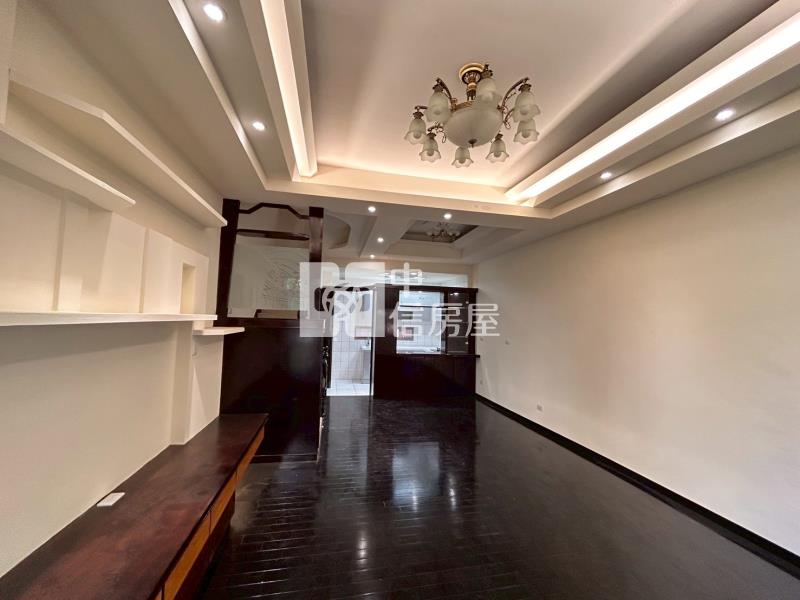 楊梅愛買商圈美透天房屋室內格局與周邊環境