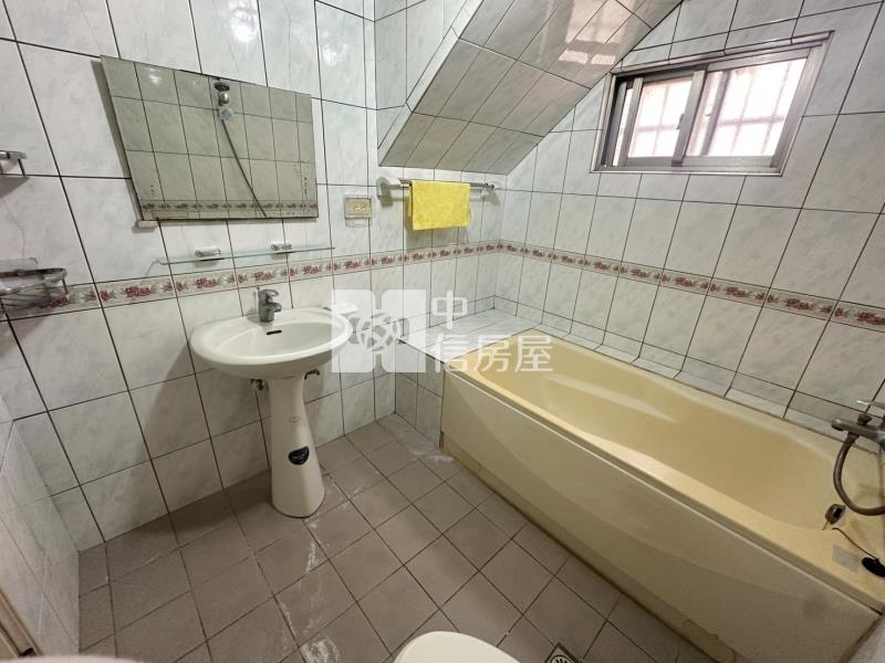 正新坡市區大透天房屋室內格局與周邊環境