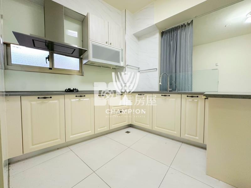 【冠軍】近市區電梯三房房屋室內格局與周邊環境