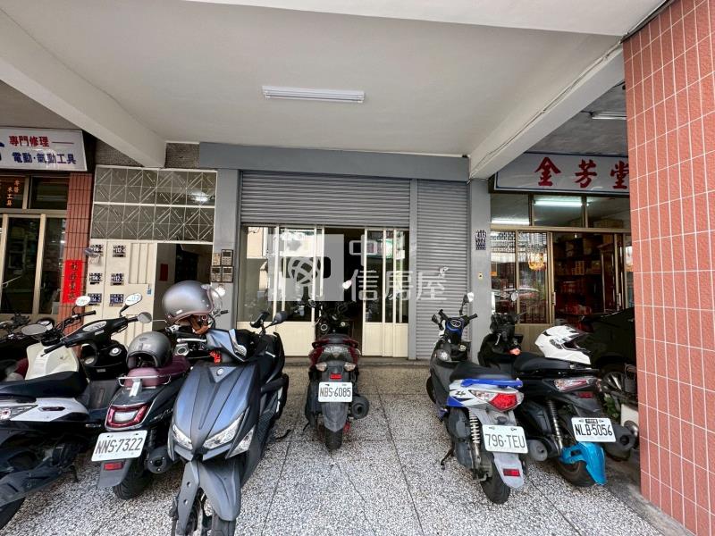 篤行路一樓店面房屋室內格局與周邊環境