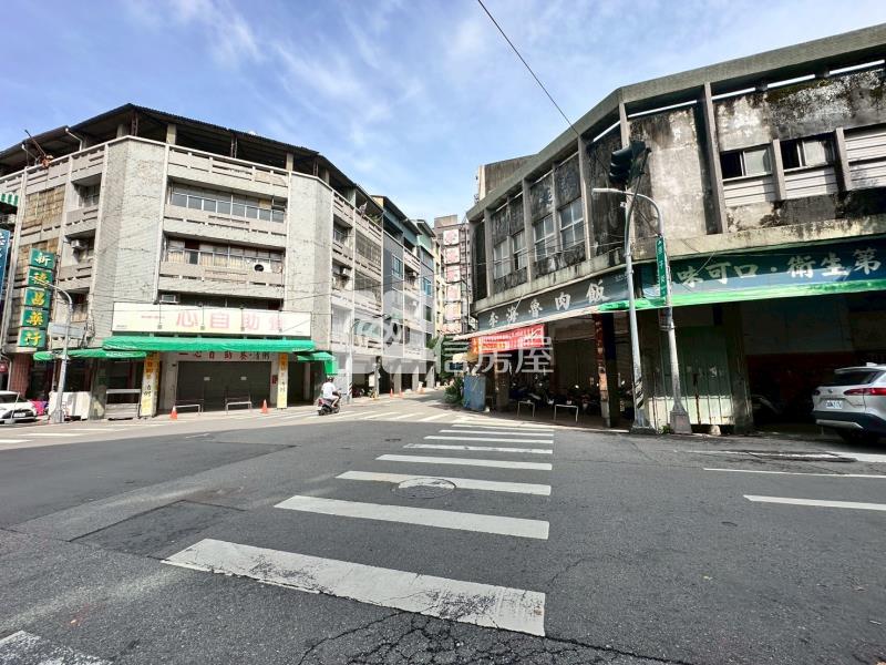 篤行路一樓店面房屋室內格局與周邊環境