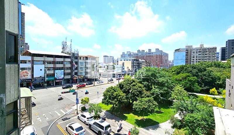 文心北屯正12米大地坪住三黃金增值透店房屋室內格局與周邊環境