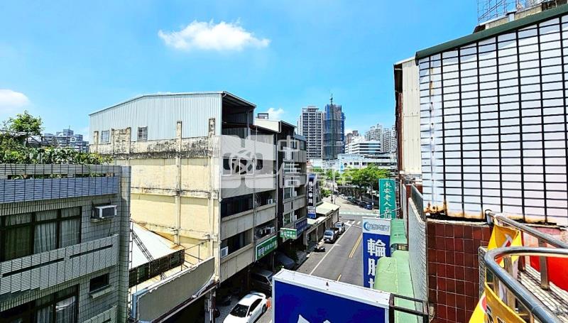 文心北屯正12米大地坪住三黃金增值透店房屋室內格局與周邊環境