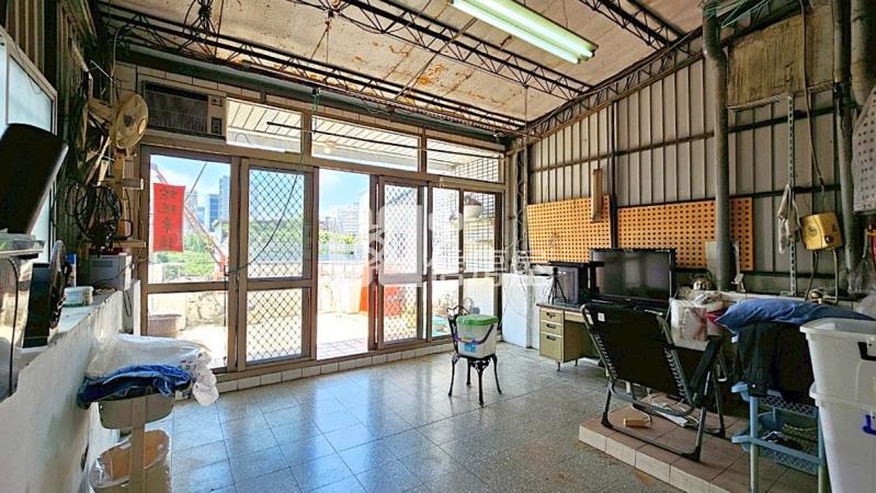 文心北屯正12米大地坪住三黃金增值透店房屋室內格局與周邊環境