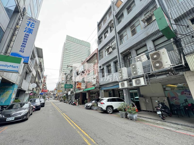 A22捷運旁百坪電梯店住房屋室內格局與周邊環境