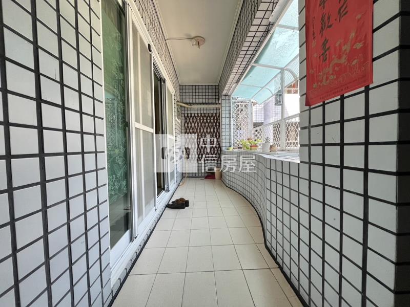近鳳山體育館美美大四房房屋室內格局與周邊環境