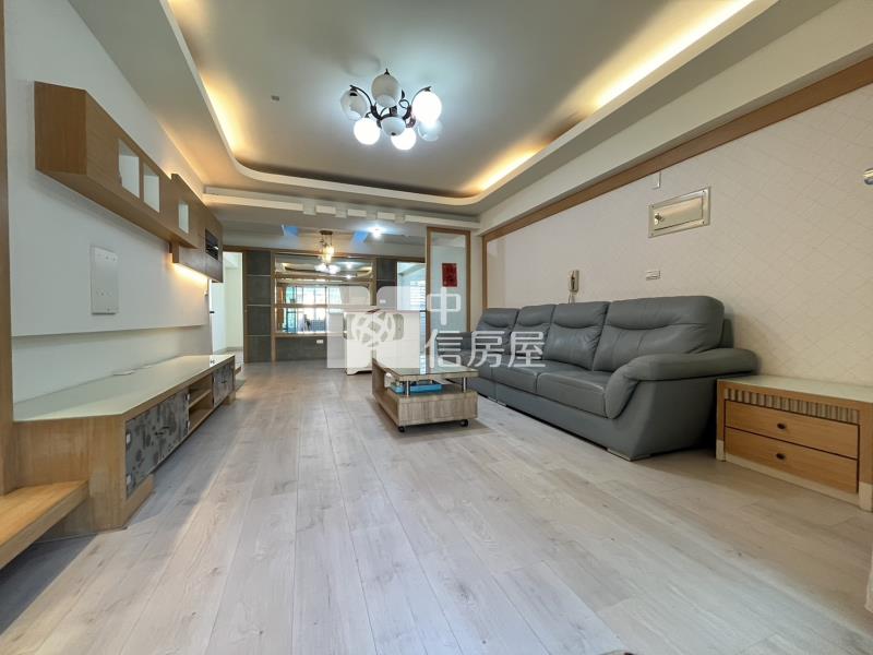 近鳳山體育館美美大四房房屋室內格局與周邊環境