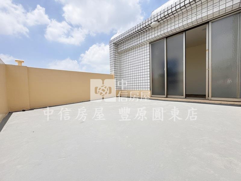 鳳鳴路邊間新整理透天房屋室內格局與周邊環境