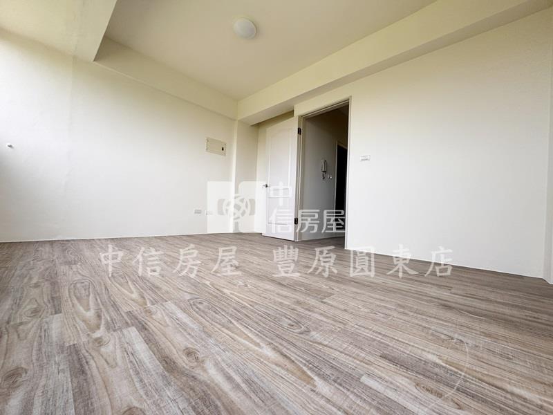鳳鳴路邊間新整理透天房屋室內格局與周邊環境