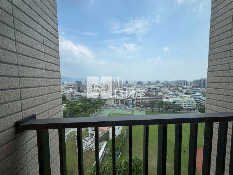浩瀚MVP景觀四房雙車位房屋室內格局與周邊環境