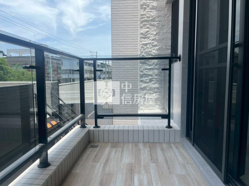 內埔全新電梯雙車墅房屋室內格局與周邊環境