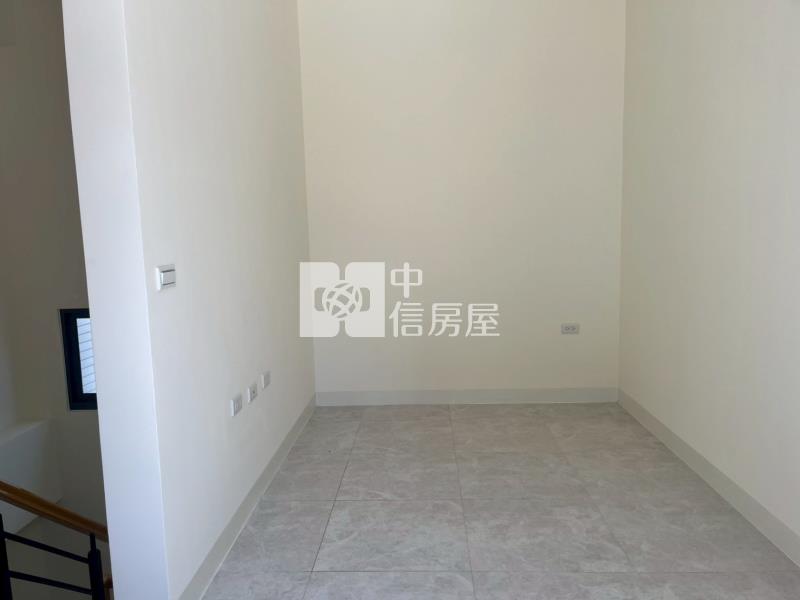 內埔全新電梯雙車墅房屋室內格局與周邊環境