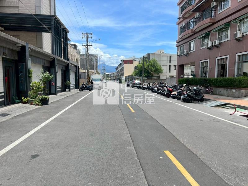 內埔全新電梯雙車墅房屋室內格局與周邊環境