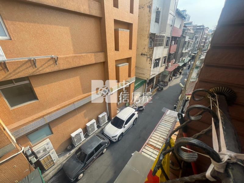 豐原廟東夜市精華區電梯透店房屋室內格局與周邊環境