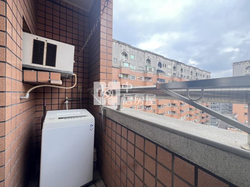 桂冠歐洲樓中樓套房+平車房屋室內格局與周邊環境
