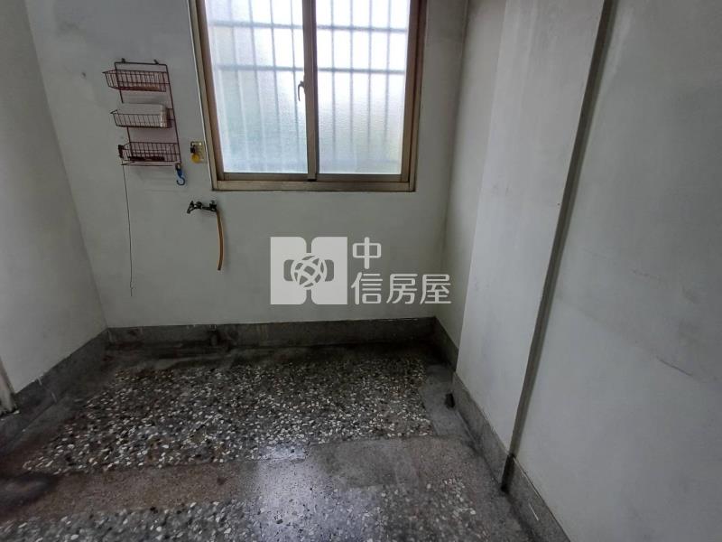 正東山路熱鬧黃金透店房屋室內格局與周邊環境