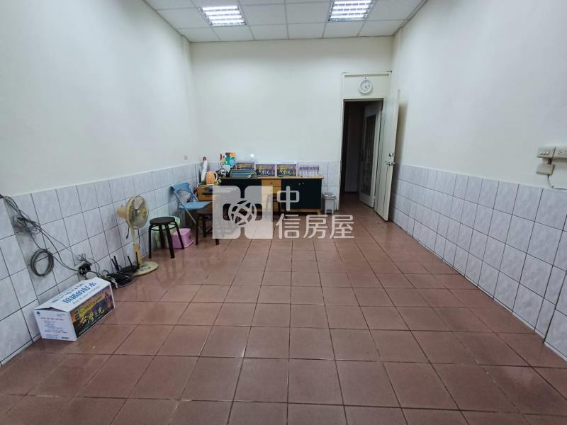 正東山路熱鬧黃金透店房屋室內格局與周邊環境