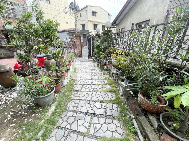 中清愛買三房車位房屋室內格局與周邊環境
