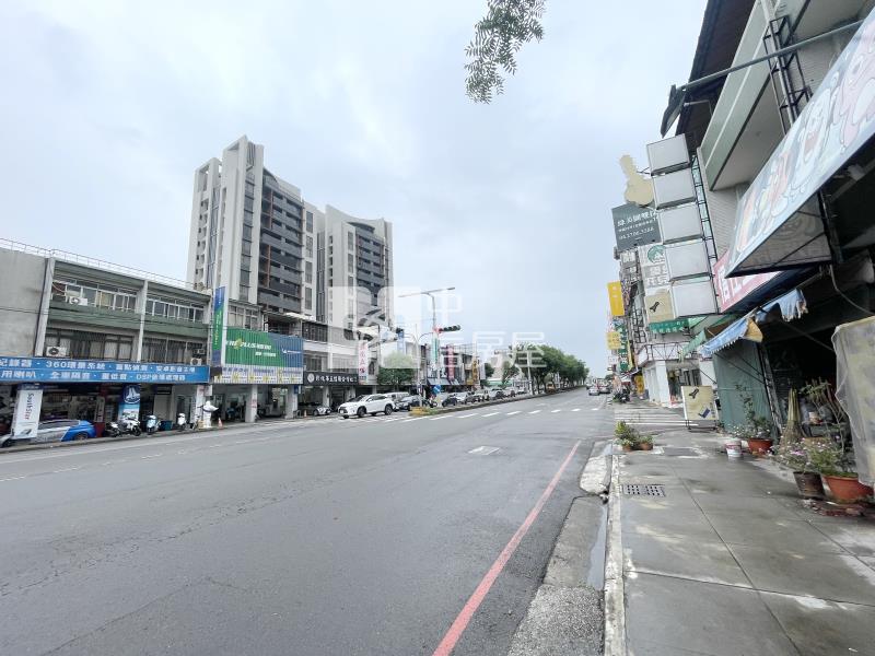 中清愛買三房車位房屋室內格局與周邊環境