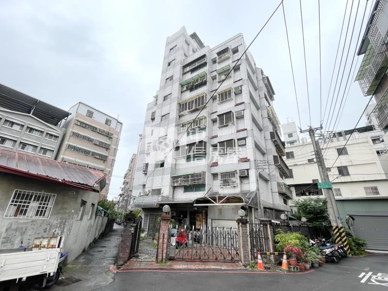中清愛買三房車位房屋室內格局與周邊環境
