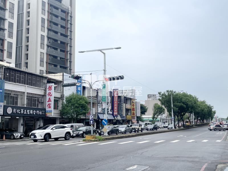 中清愛買三房車位房屋室內格局與周邊環境