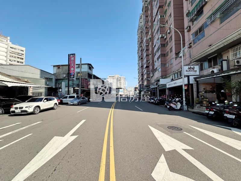 城市經典高樓三房車位房屋室內格局與周邊環境