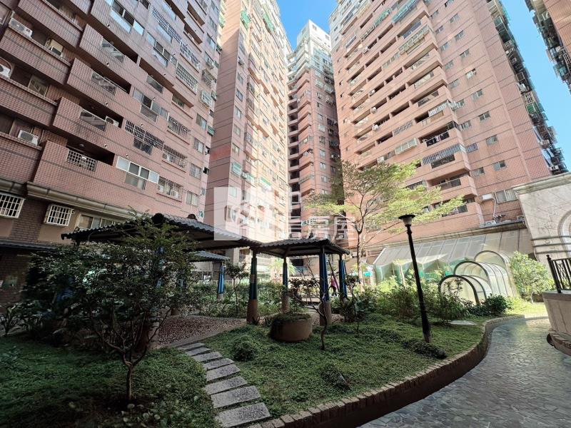 城市經典高樓三房車位房屋室內格局與周邊環境