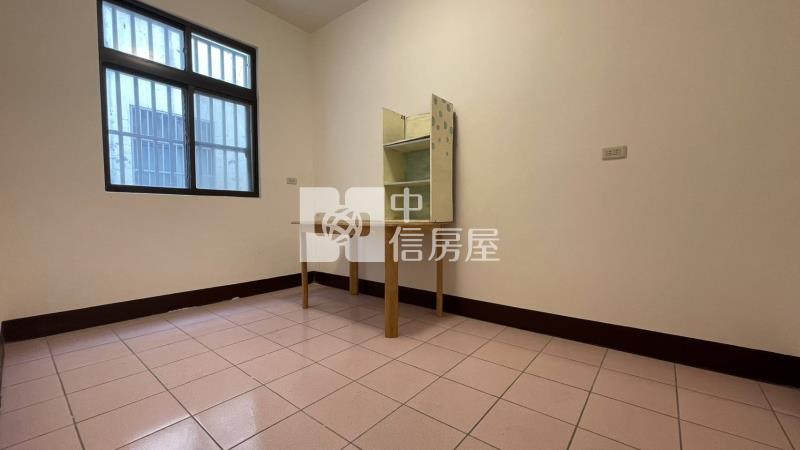 低總價前院停車屋況美透天房屋室內格局與周邊環境