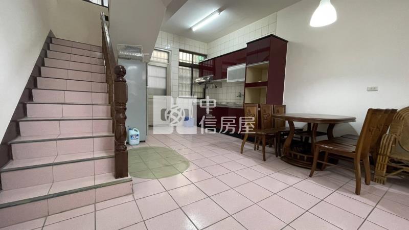 低總價前院停車屋況美透天房屋室內格局與周邊環境