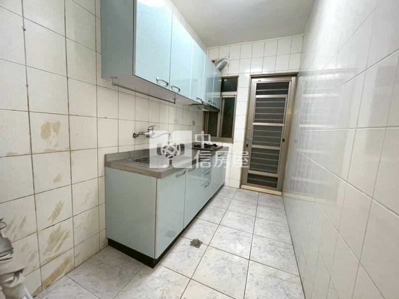 南屯捷運四房車位房屋室內格局與周邊環境