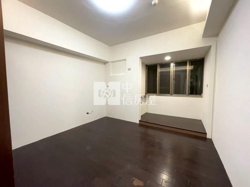 南屯捷運四房車位房屋室內格局與周邊環境