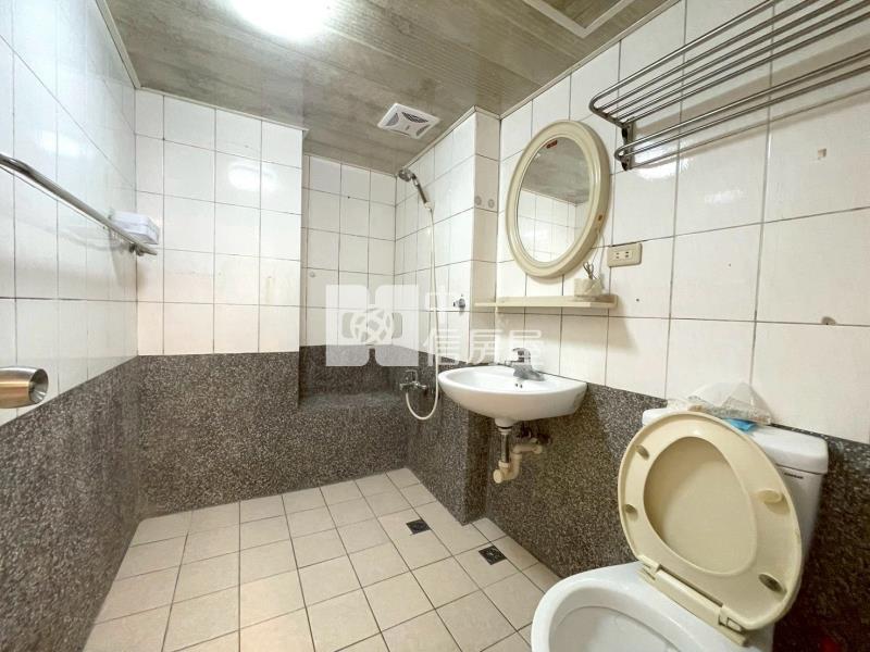 南屯捷運四房車位房屋室內格局與周邊環境