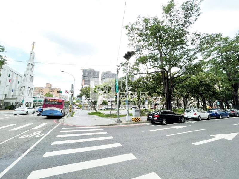 北區育仁國小7樓大平車美廈房屋室內格局與周邊環境