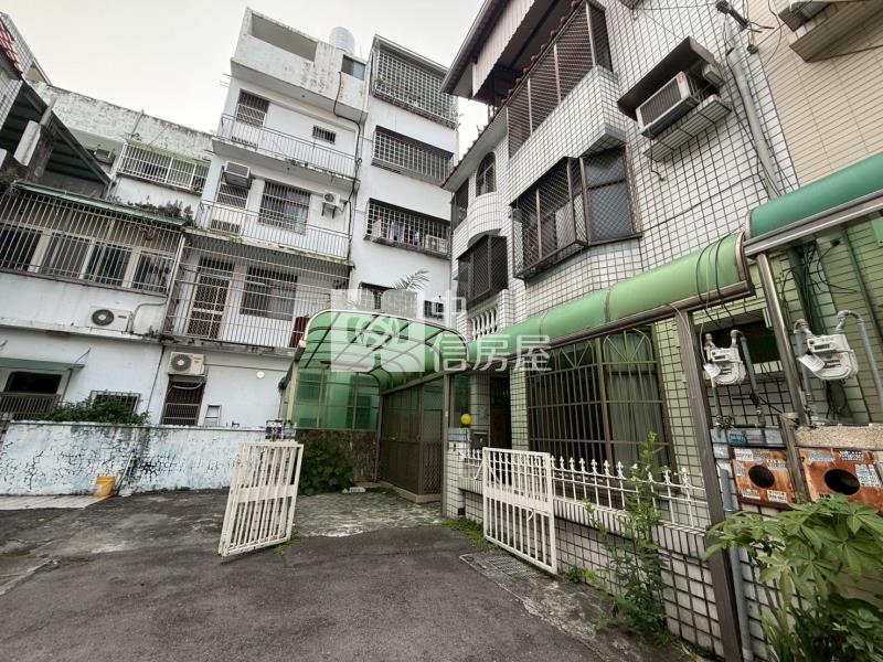 潭子車站雙車透天房屋室內格局與周邊環境