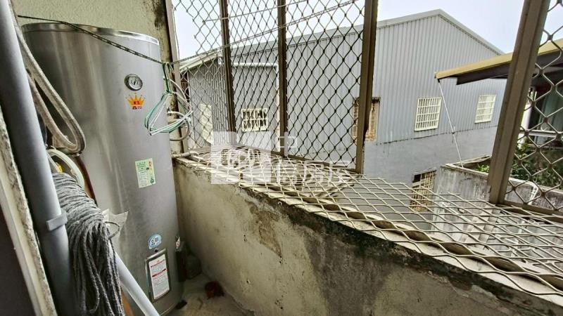 正中清路黃金店面尬8套收租聖品房屋室內格局與周邊環境
