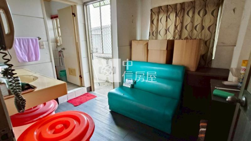 正中清路黃金店面尬8套收租聖品房屋室內格局與周邊環境