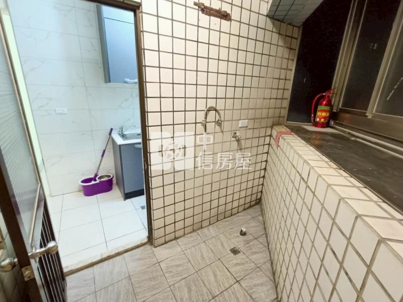 華勛市場電梯三房房屋室內格局與周邊環境