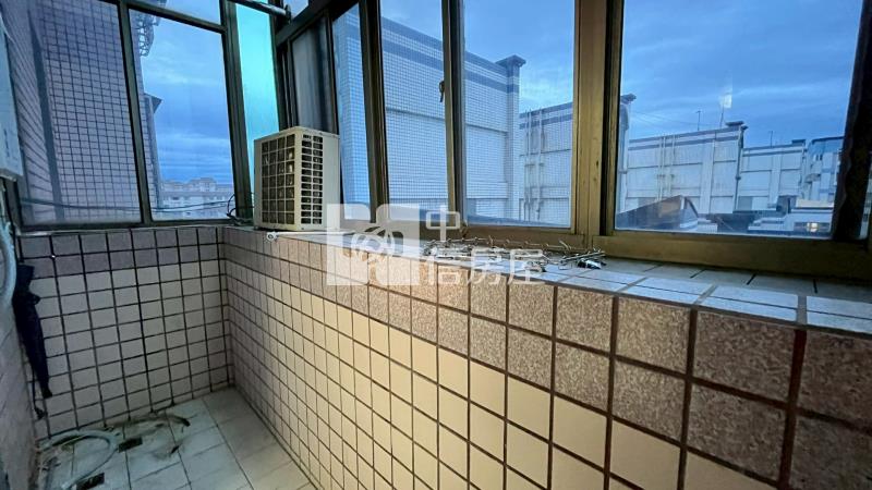 內壢環中商圈✩四房大使用空間✩中正國小房屋室內格局與周邊環境