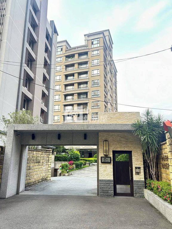 桃園中路重劃區漂亮2房車位(中信卓越團隊)房屋室內格局與周邊環境