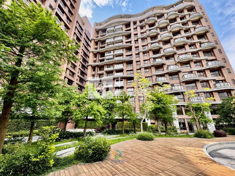 【奔馳】星晴天庭院四房雙主臥雙車房屋室內格局與周邊環境