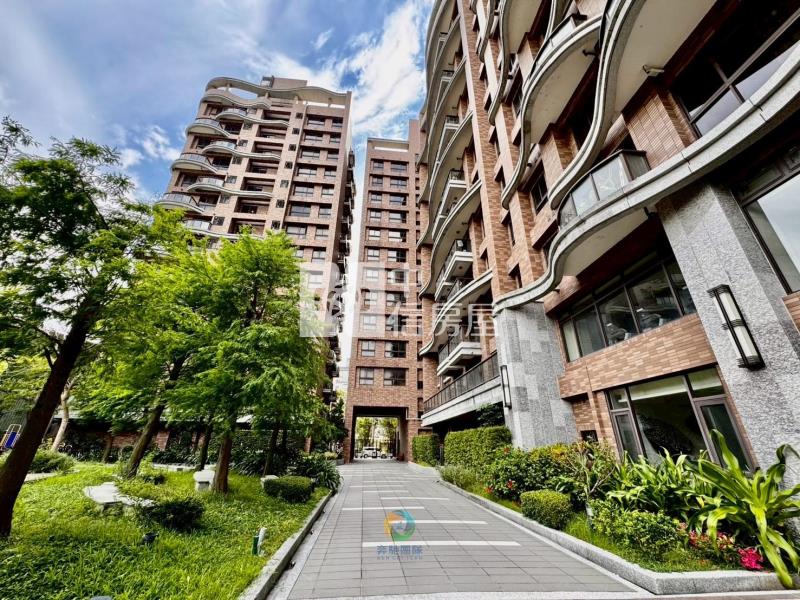 【奔馳】星晴天庭院四房雙主臥雙車房屋室內格局與周邊環境